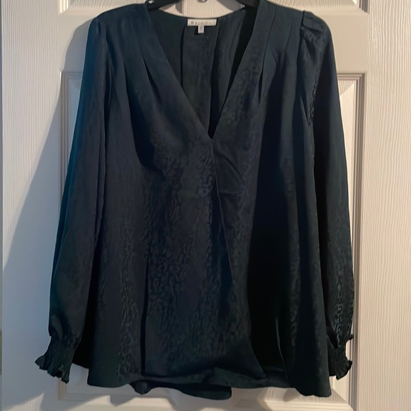 Long Sleeve with elastic wrists. Hunter Green Top Great for Christmas Parties - Picture 2 of 6